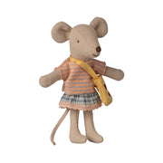 Maus mit Tasche - Kleine Schwester (Koralle)