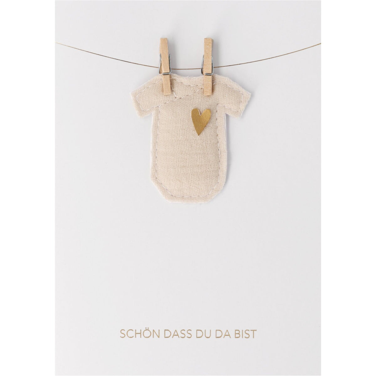 Musselin-Stoffkarte Babybody natur mit Herzapplikation und Text „Schön, dass du da bist“