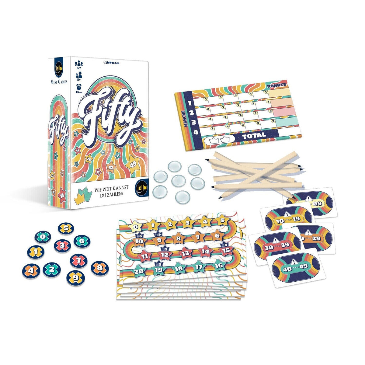 Fifty Brettspiel-Set: Box, Spielplan, Karten und Holzstäbchen sowie Marker.