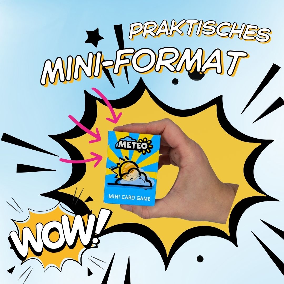 Mini-Card-Game Verpackung in der Hand mit Aufdruck „Praktisches Mini-Format“ und „WOW!“.