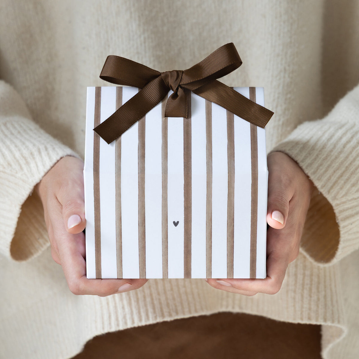 Geschenkbox "Stripes" - 13,5x17,5 cm (Braun)