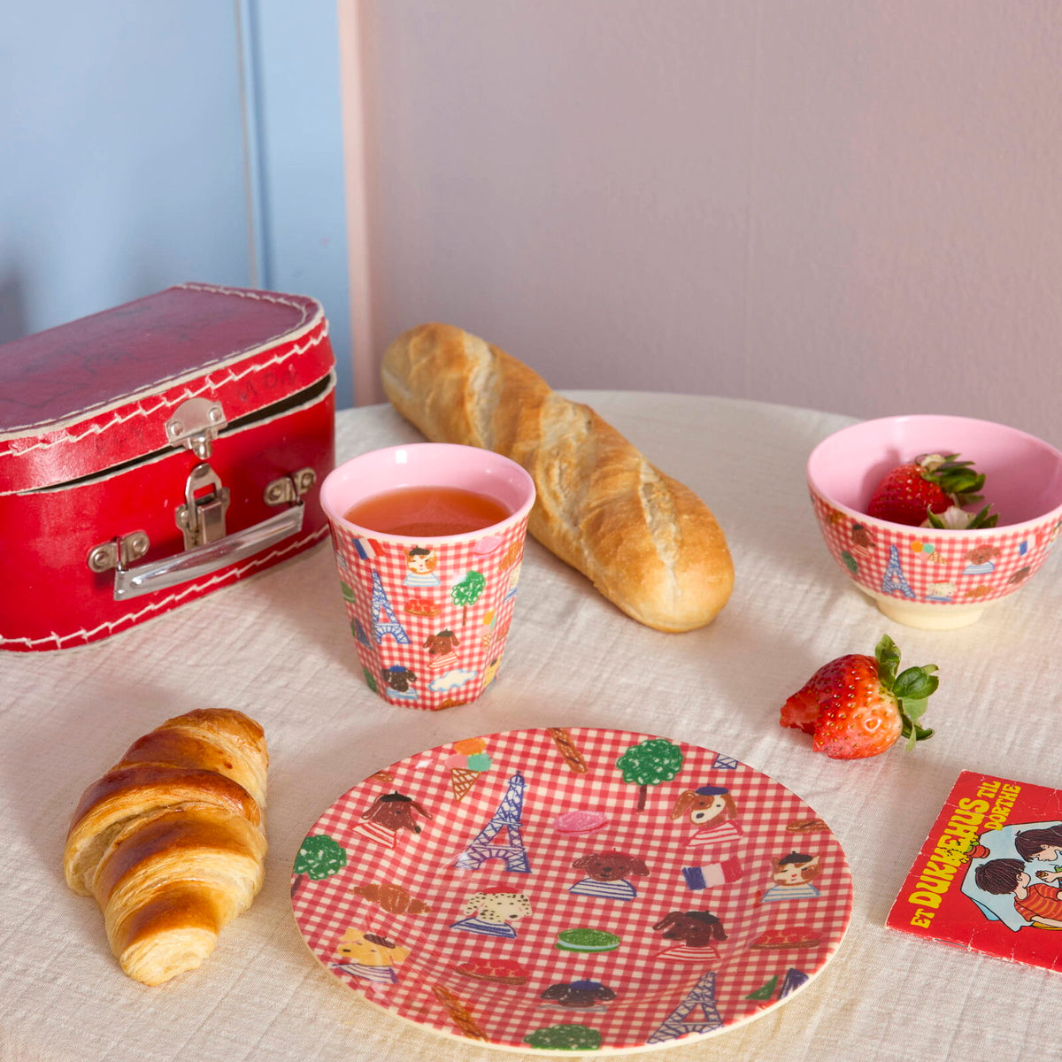 Melamin Runder Dessertteller "Kids in Paris" - 20 cm (Rot)