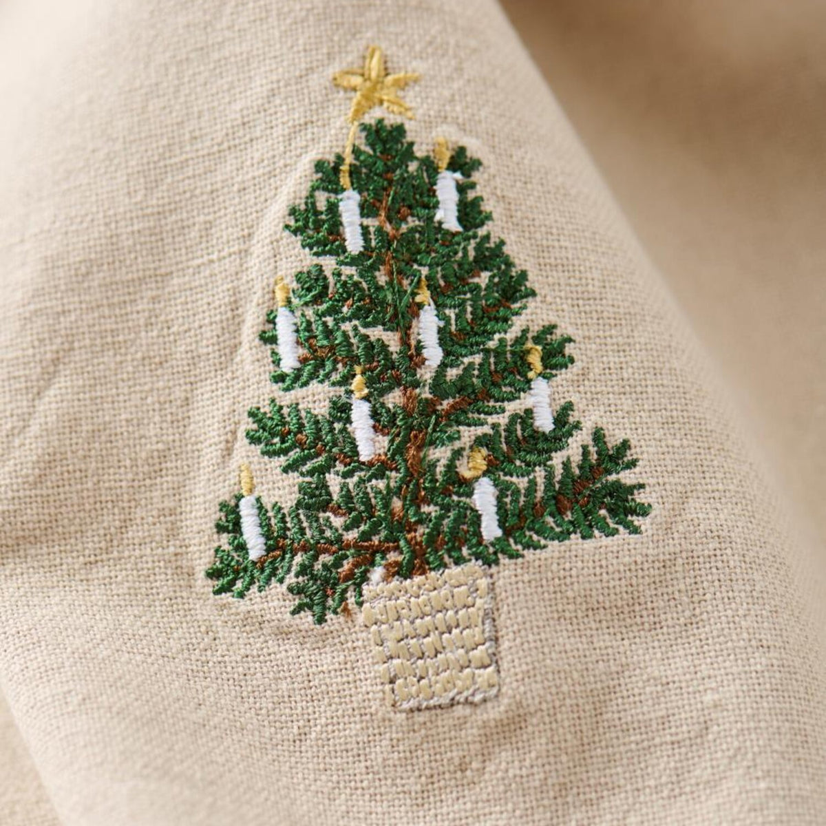 Stoffserviette "Tradition - Weihnachtsbaum im Korb (Weiß/Leinenfarbig)