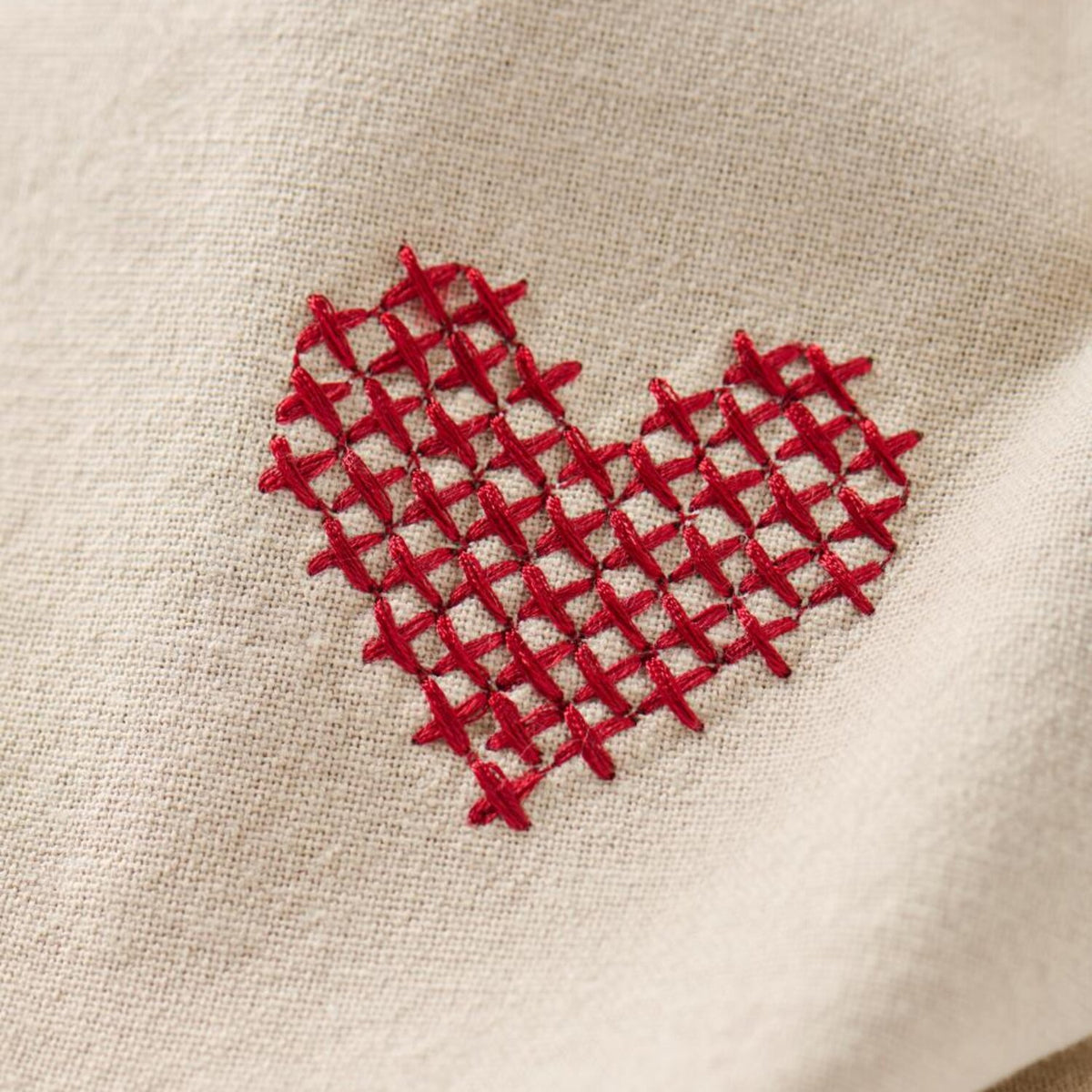 Stoffserviette "Tradition - Herz" (Rot/Leinenfarbig)