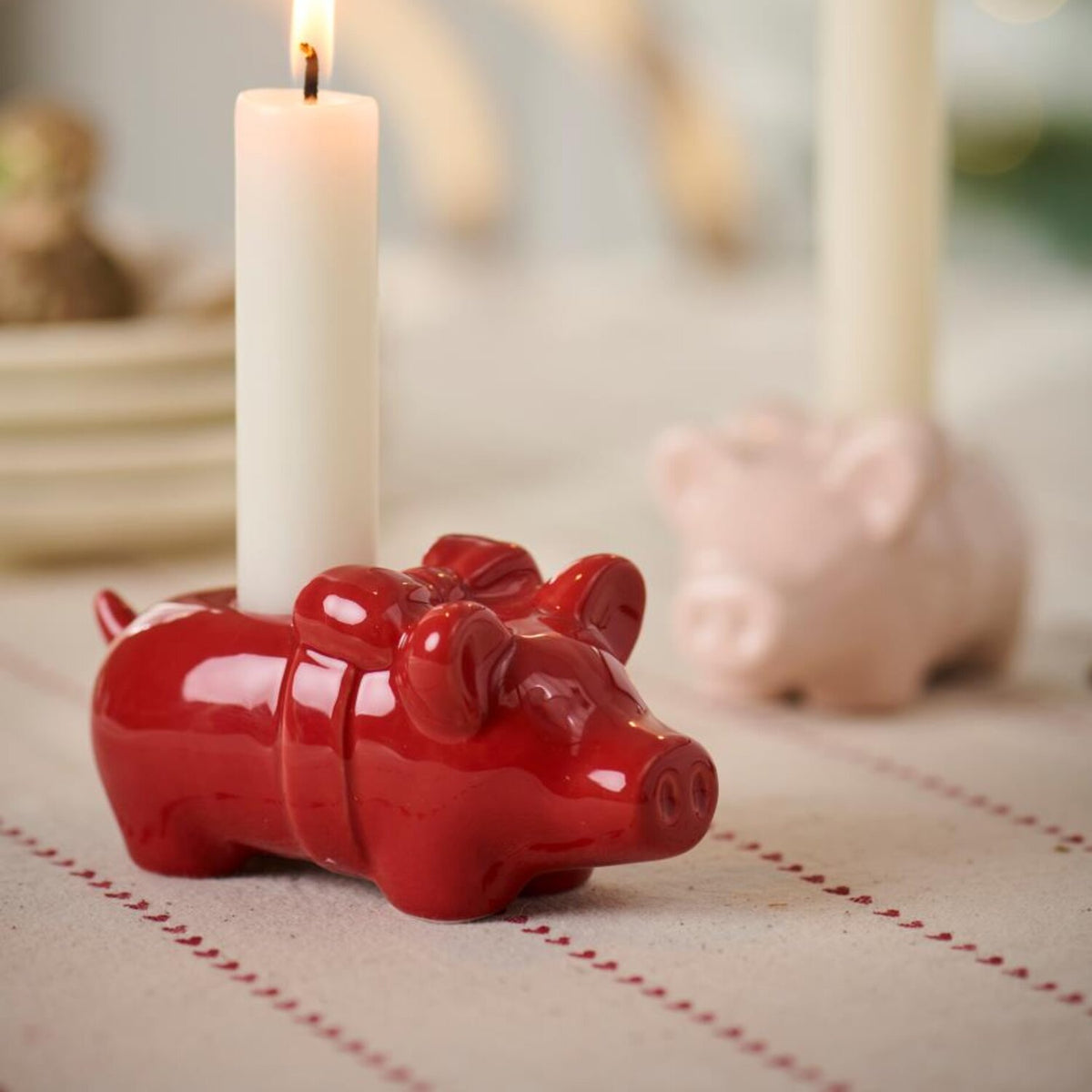 Kerzenhalter "Schwein mit Schleife" - 11,5x5x5,4 cm (Rot)