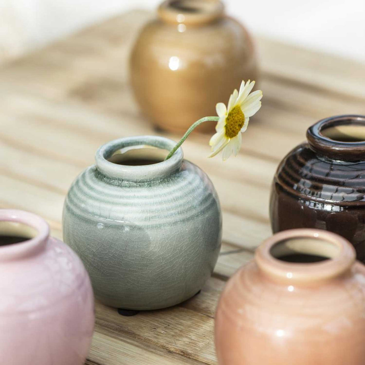 Mini Vase mit Rillen und krakelierter Oberfläche (Braun)