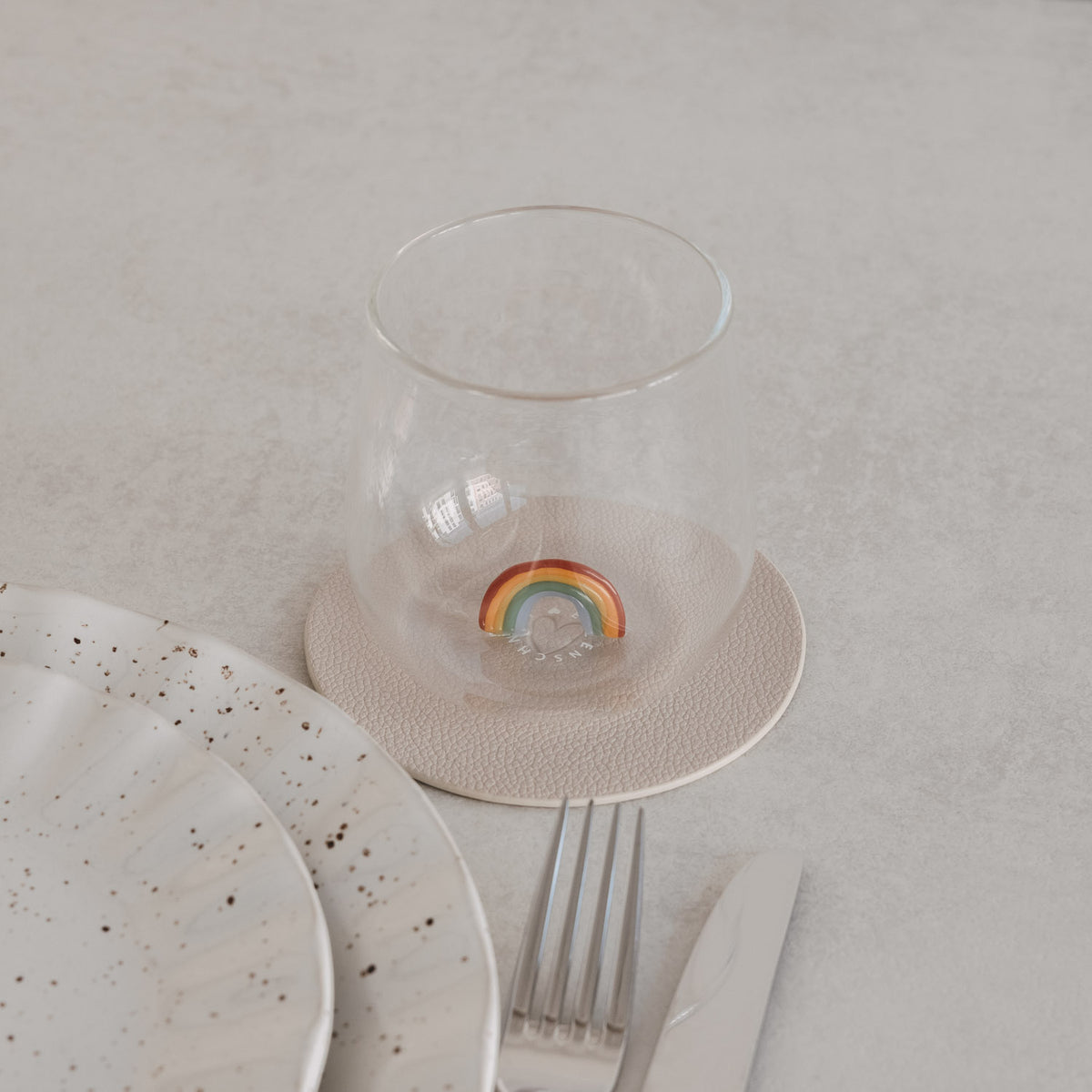 Trinkglas "Regenbogenfigur"