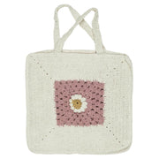 Gehäkelte Tasche mit Blume - 40x40 cm (Coral Almond/Butter Cream)