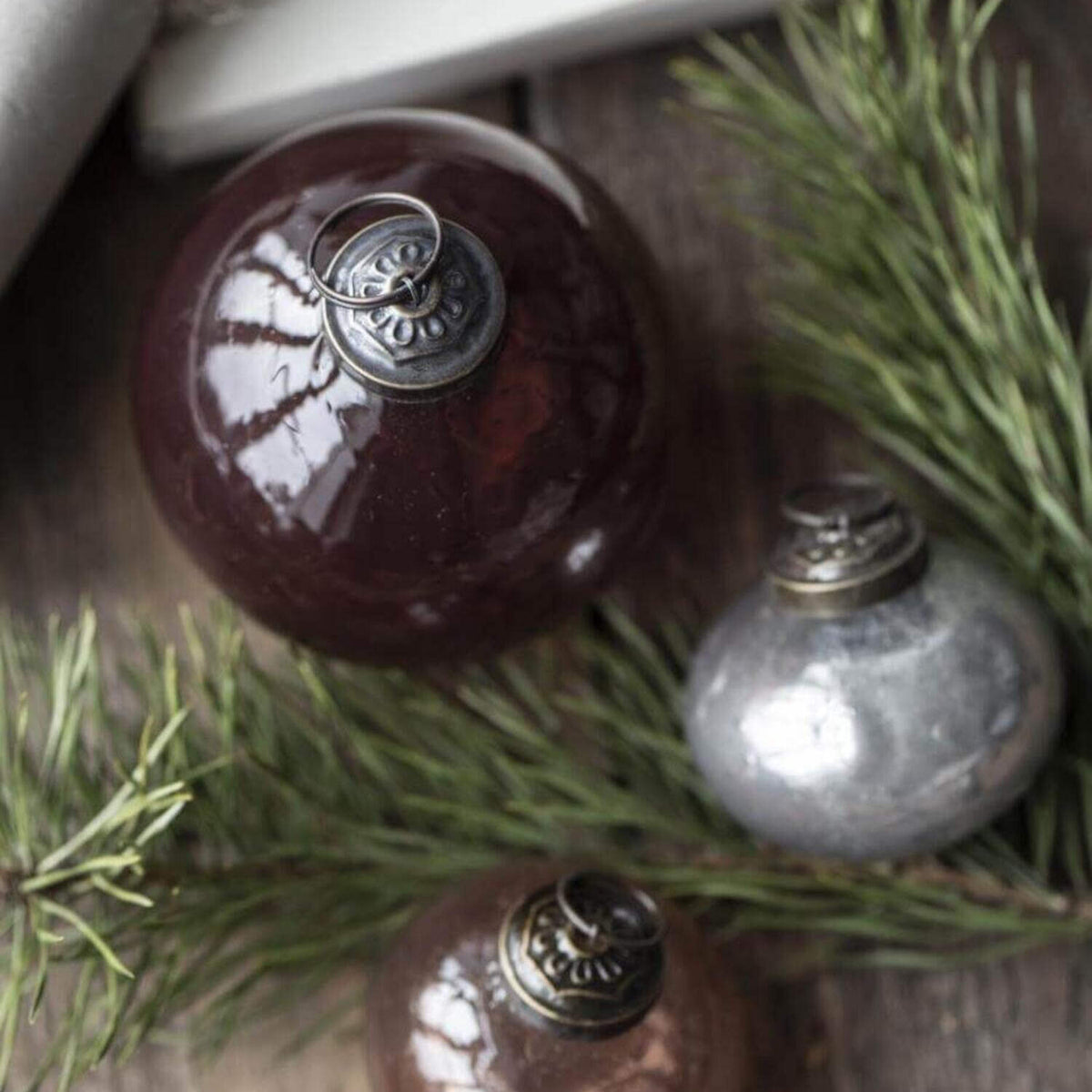 Zwiebelförmige Weihnachtskugel "Bubbled" - 5,2x5,4 cm (Grau)