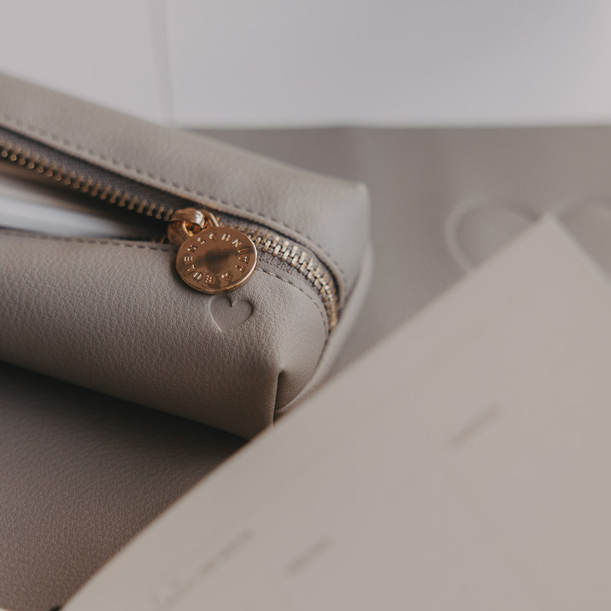 Federtasche "Herz" (Grau)