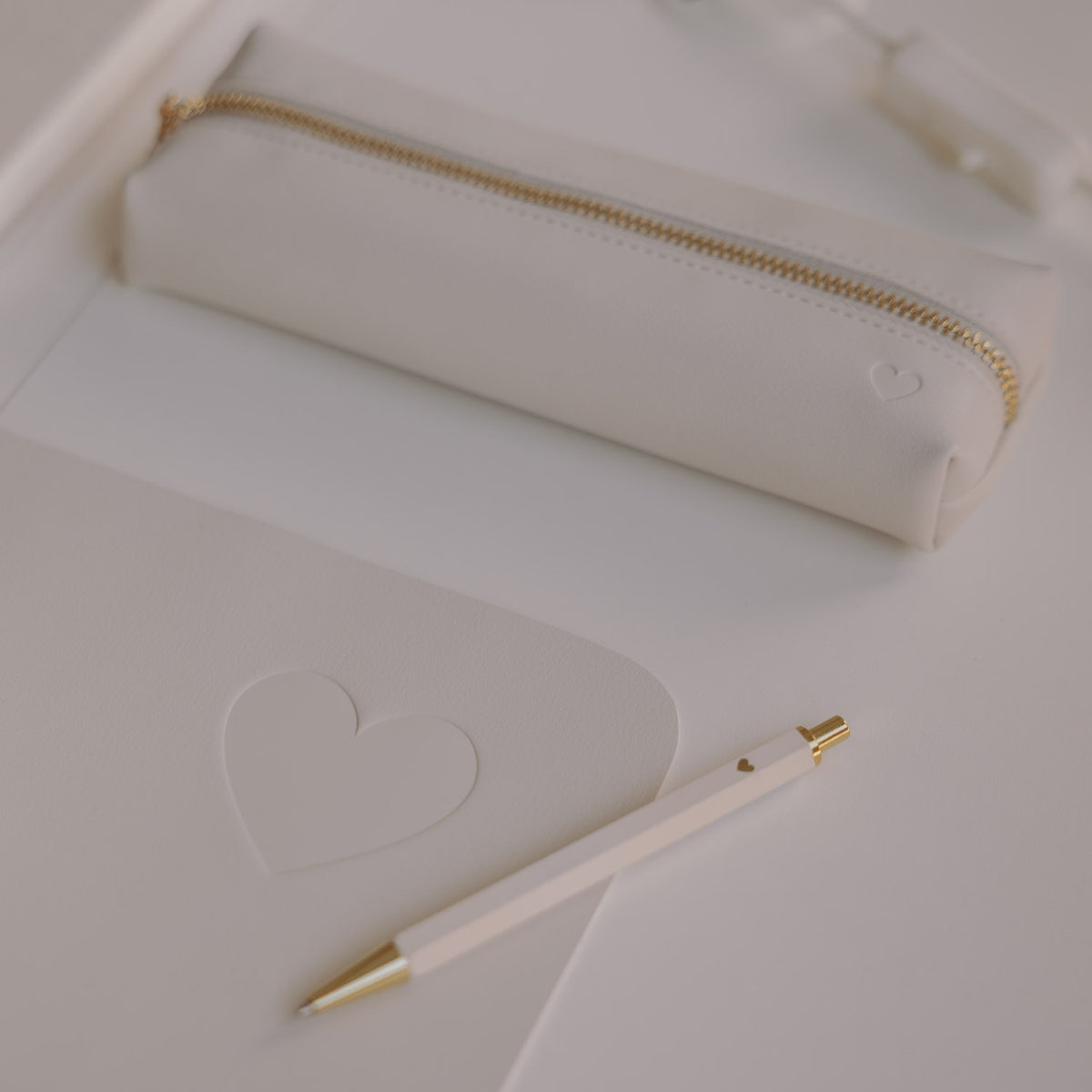 Federtasche "Herz" (Creme)