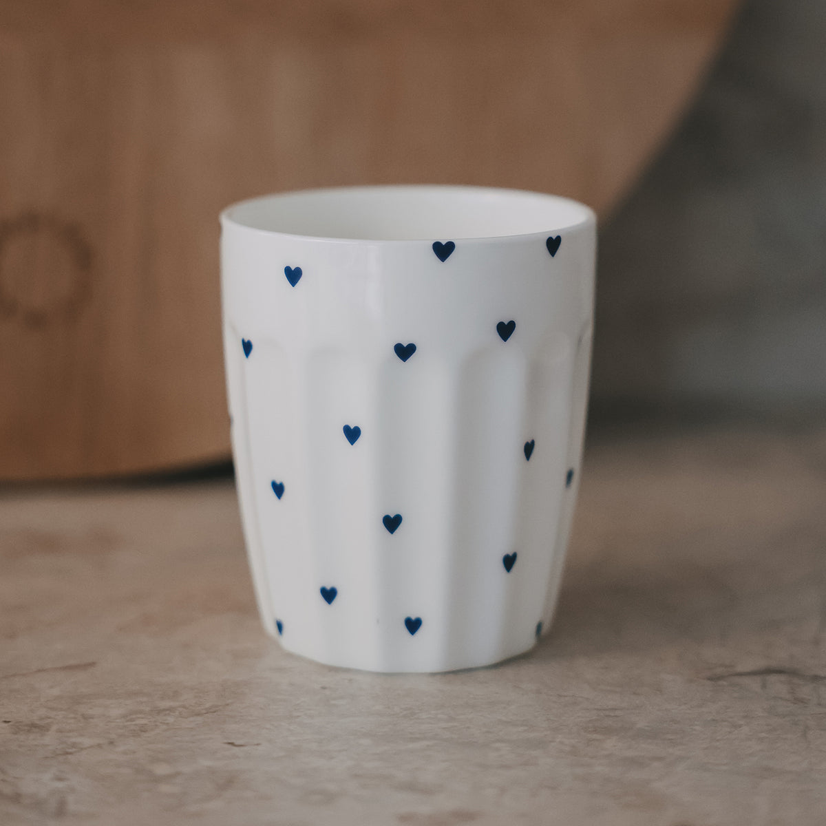 Becher "Kleine Herzen" (Dunkelblau)