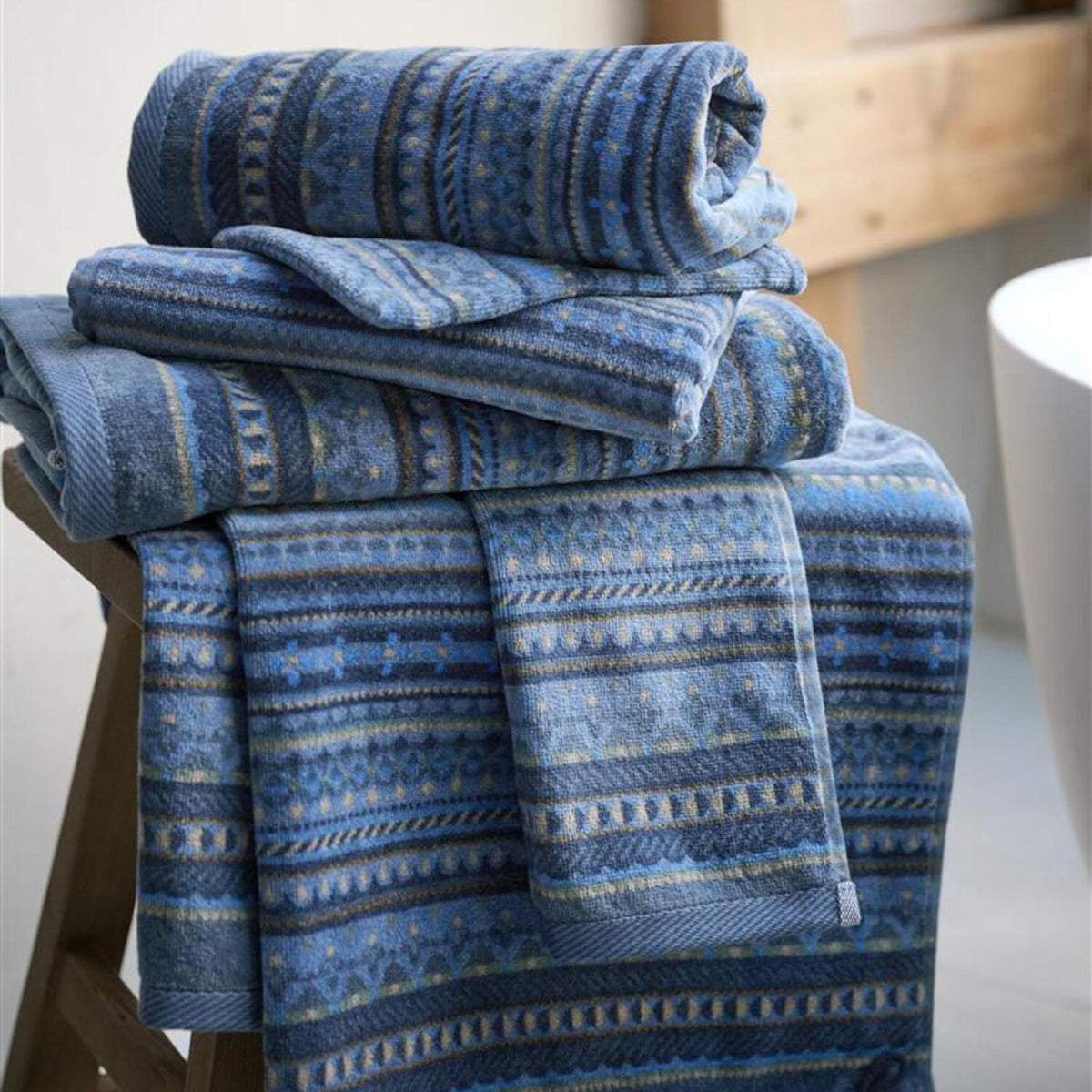 Badehandtuch "Geometric Print" - 70x140 cm (Dark Blue)