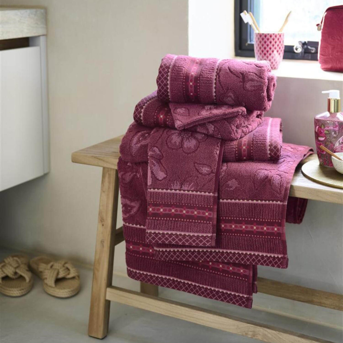 Handtuch "Jasmin Jacquard" - 55x100 cm (Dark Pink)