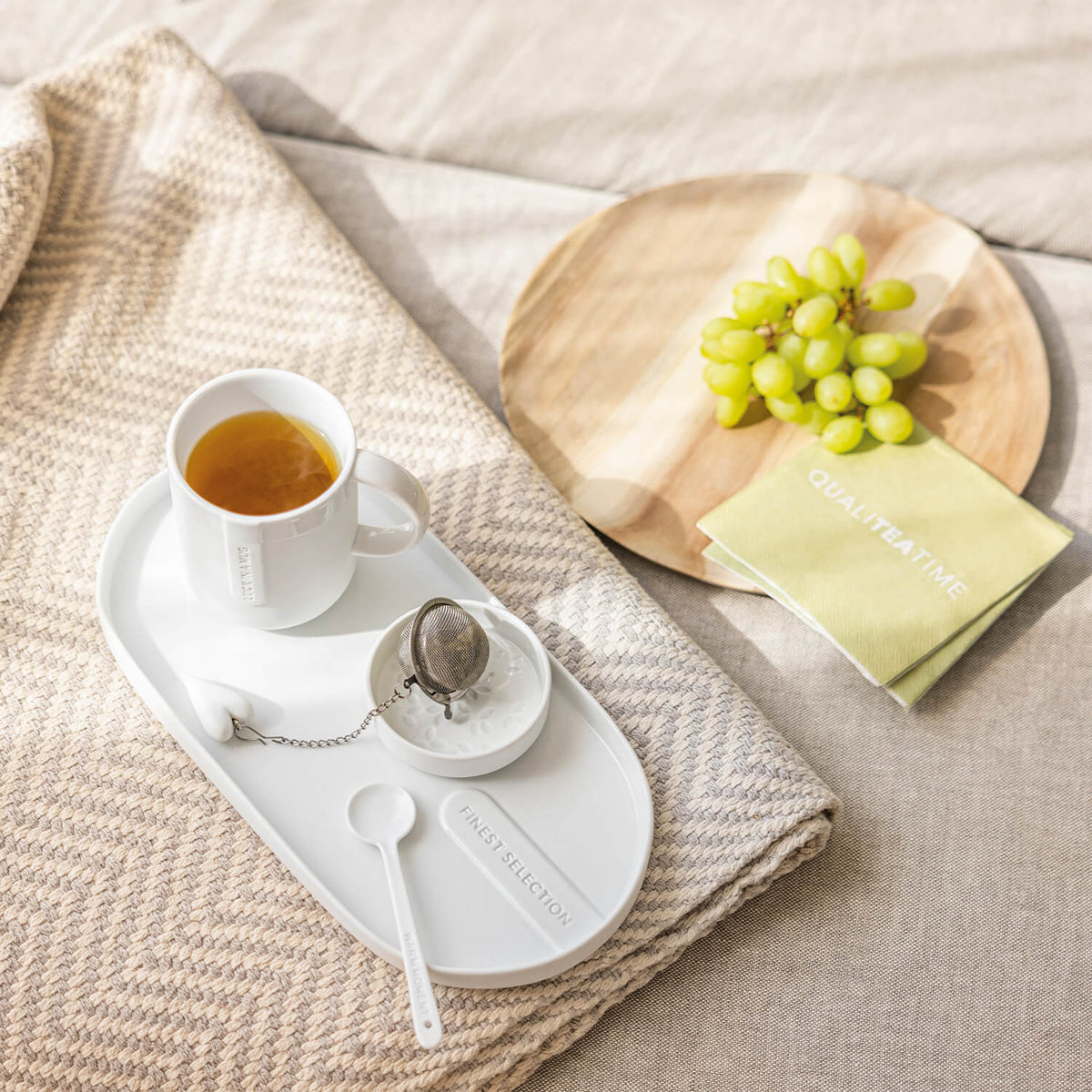 Tasse mit Deckel "Cozy Time - Luck in a mug" (Weiß)