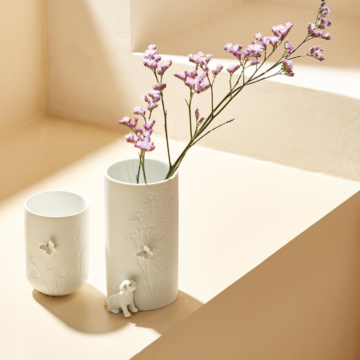 Vase "Hund sitzend" (Weiß)