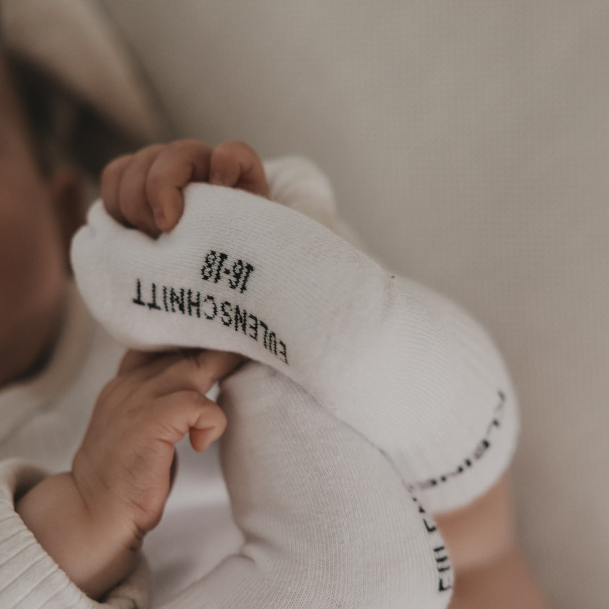 Babysocken "Kleines Wunder" - Größe 16-18 (Weiß)