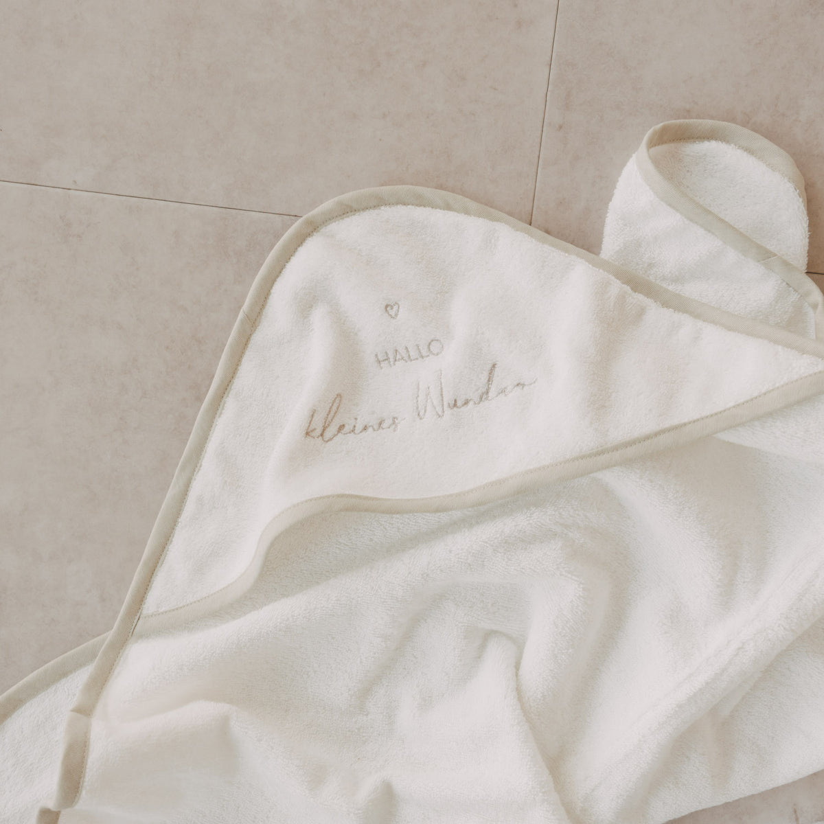 Handtuch mit Kapuze "Kleines Wunder"