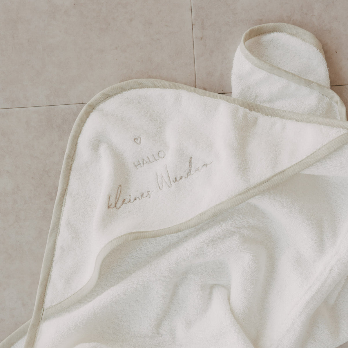 Handtuch mit Kapuze "Kleines Wunder"
